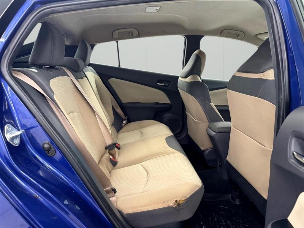 Toyota Prius 5dr HB Two (Natl) 2016