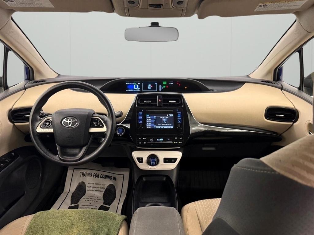 Toyota Prius 5dr HB Two (Natl) 2016