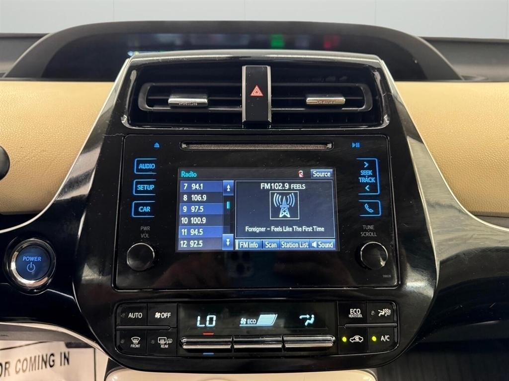 Toyota Prius 5dr HB Two (Natl) 2016