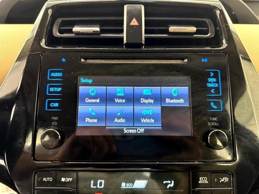 Toyota Prius 5dr HB Two (Natl) 2016