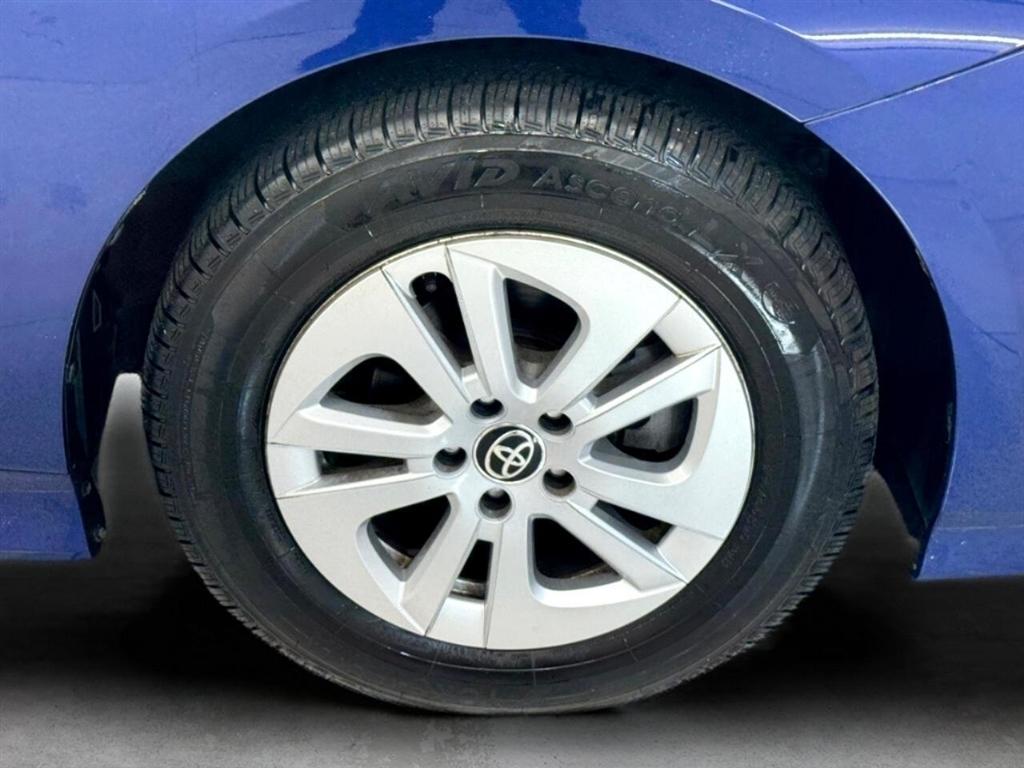 Toyota Prius 5dr HB Two (Natl) 2016