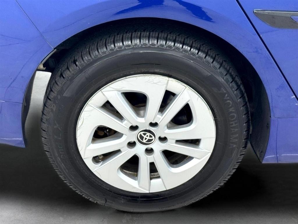 Toyota Prius 5dr HB Two (Natl) 2016
