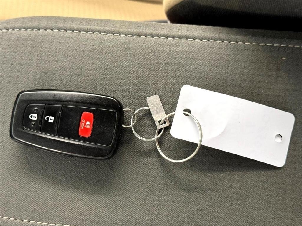 Toyota Prius 5dr HB Two (Natl) 2016