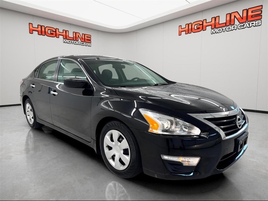 Nissan Altima 4dr Sdn I4 2.5 S 2014