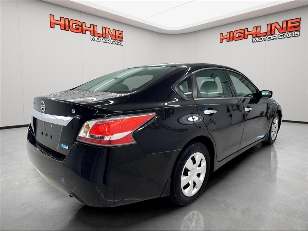 Nissan Altima 4dr Sdn I4 2.5 S 2014
