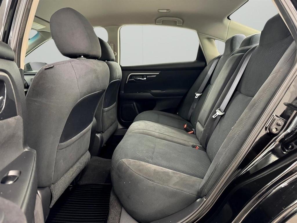 Nissan Altima 4dr Sdn I4 2.5 S 2014