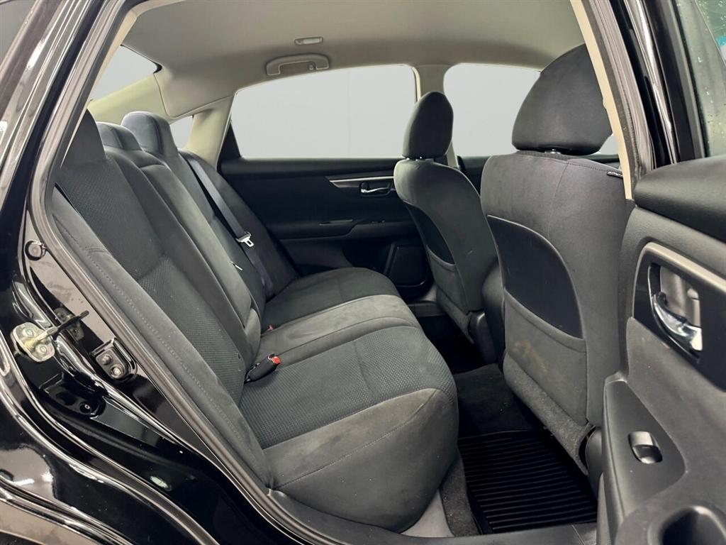 Nissan Altima 4dr Sdn I4 2.5 S 2014