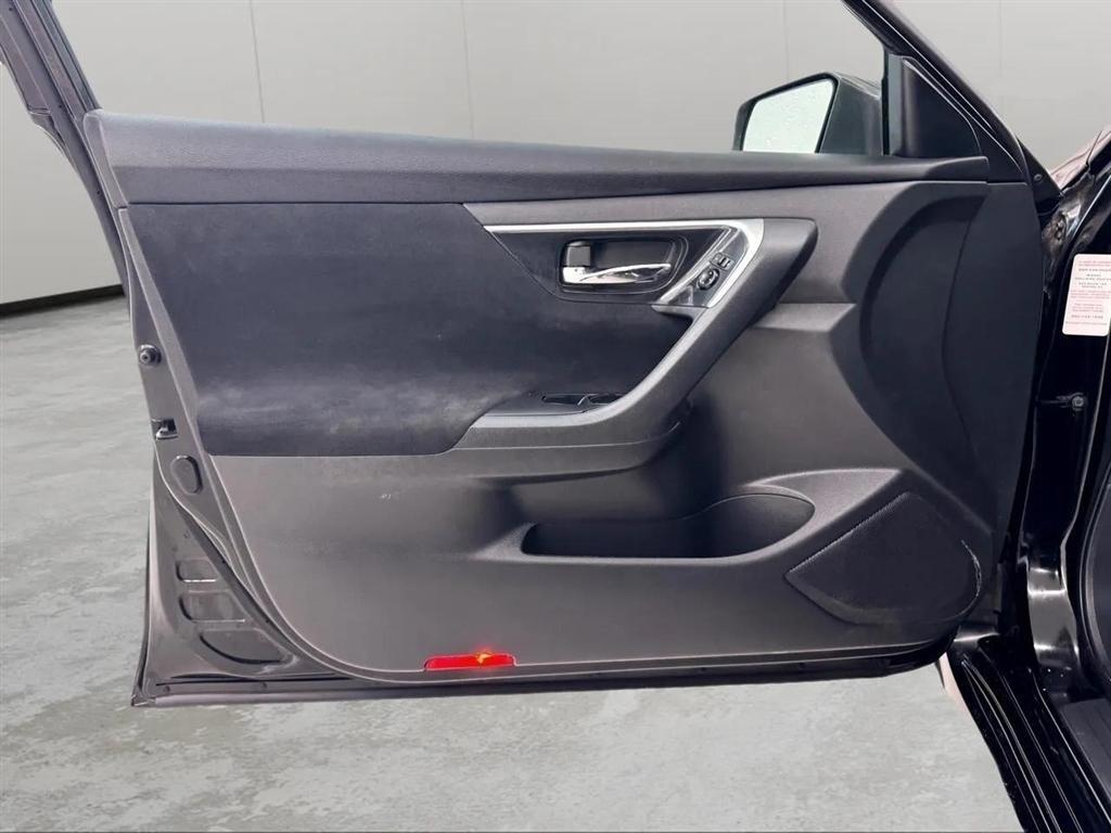 Nissan Altima 4dr Sdn I4 2.5 S 2014