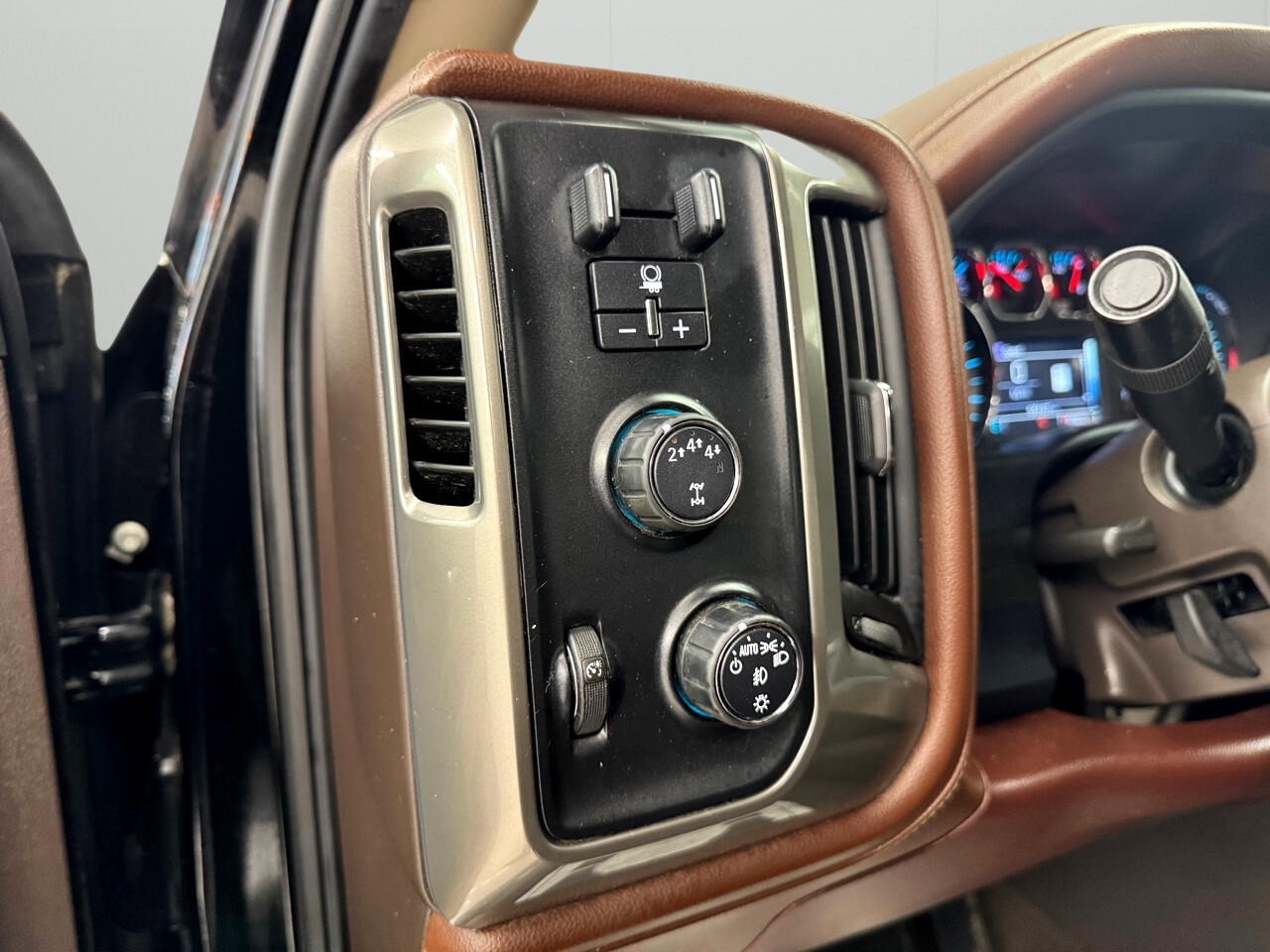 Chevrolet Silverado 3500HD 4WD Crew Cab 153.7" High Country 2019 Chevrolet Silverado 3500HD 4WD Crew Cab 153.7" High Country 2019