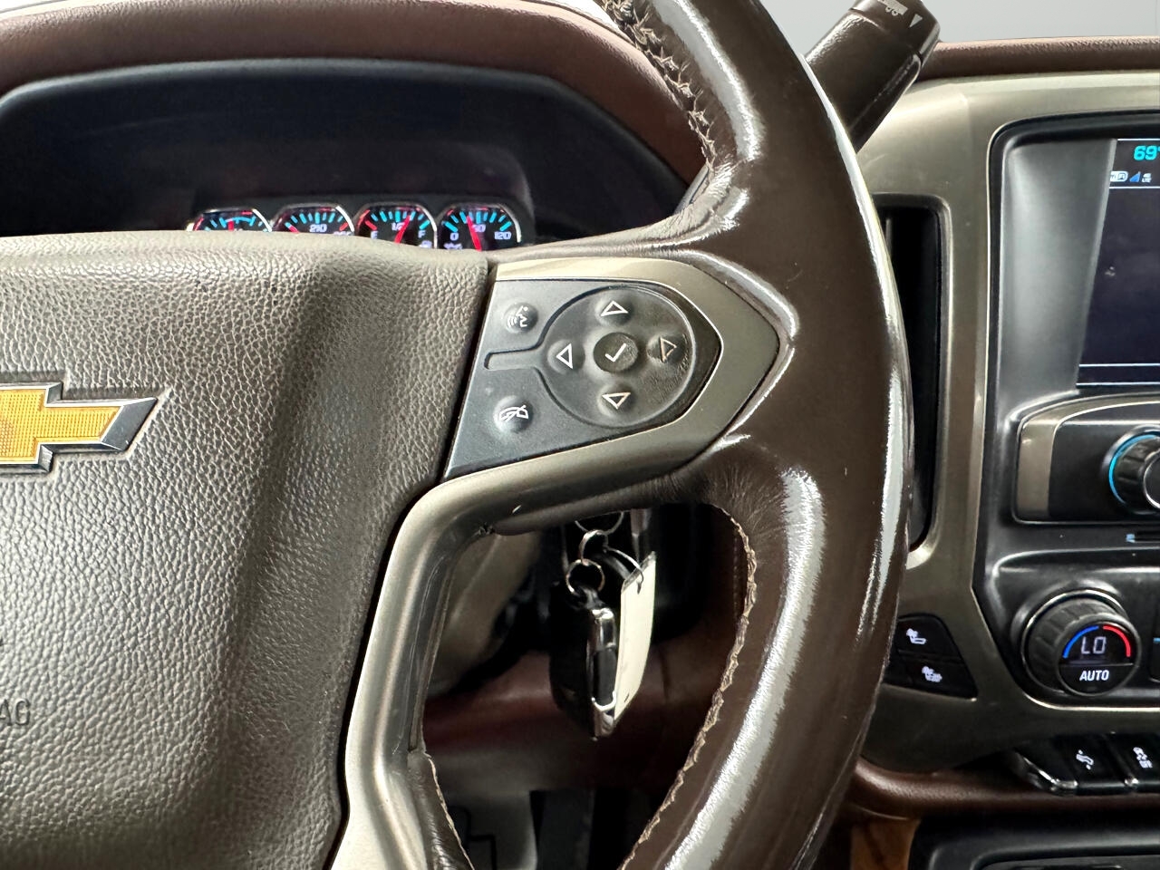 Chevrolet Silverado 3500HD 4WD Crew Cab 153.7" High Country 2019 Chevrolet Silverado 3500HD 4WD Crew Cab 153.7" High Country 2019