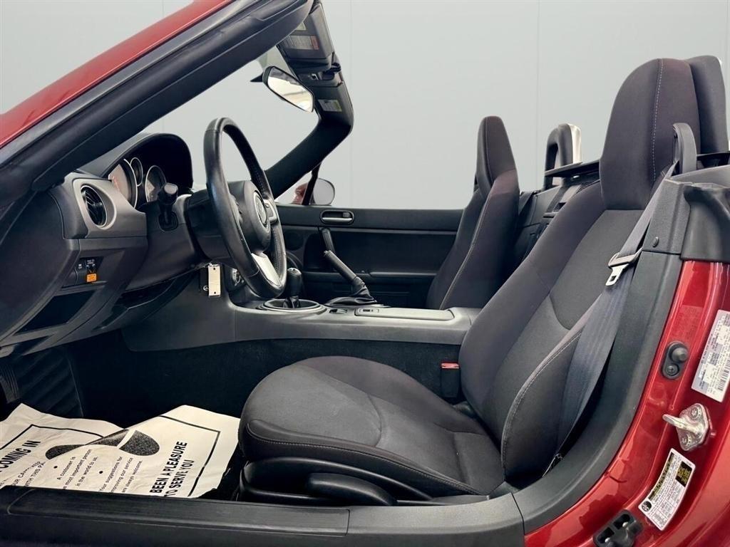 Mazda MX-5 Miata 2dr Conv Man Sport 2012