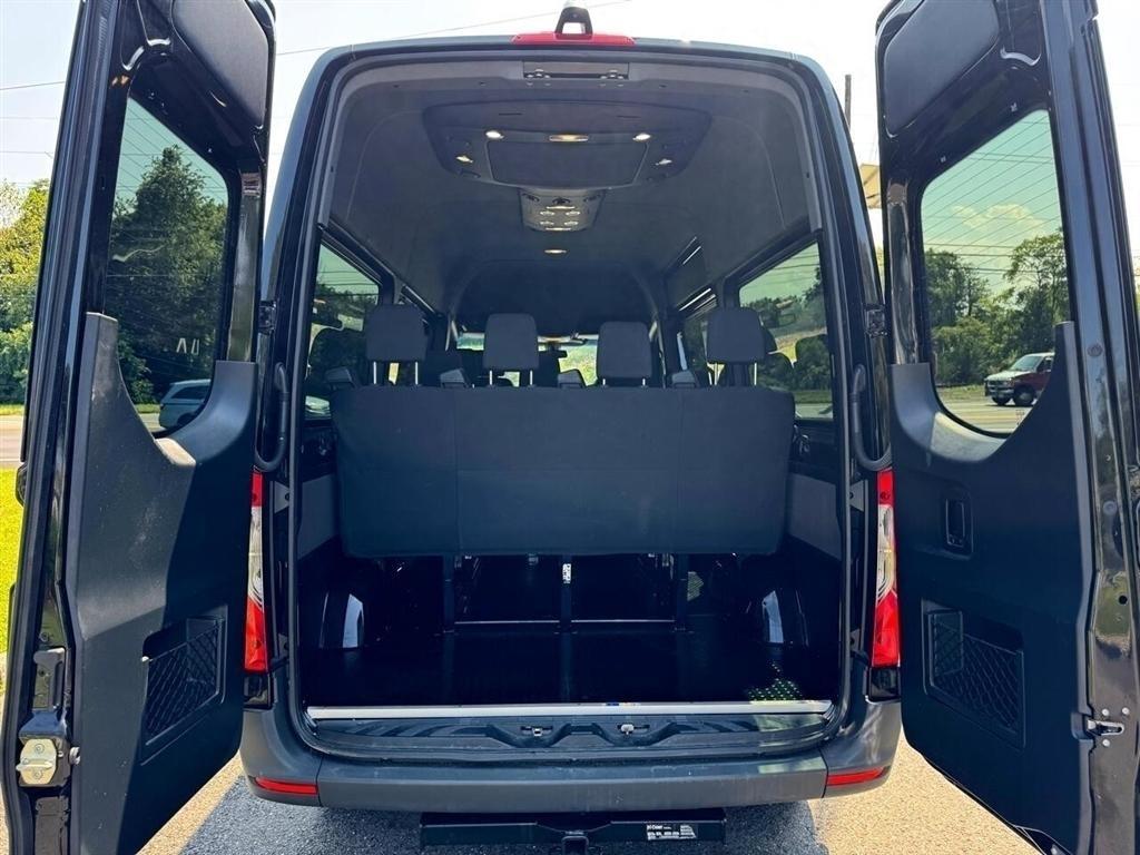 Mercedes-Benz Sprinter Passenger Van 2500 High Roof V6 144" RWD 2019