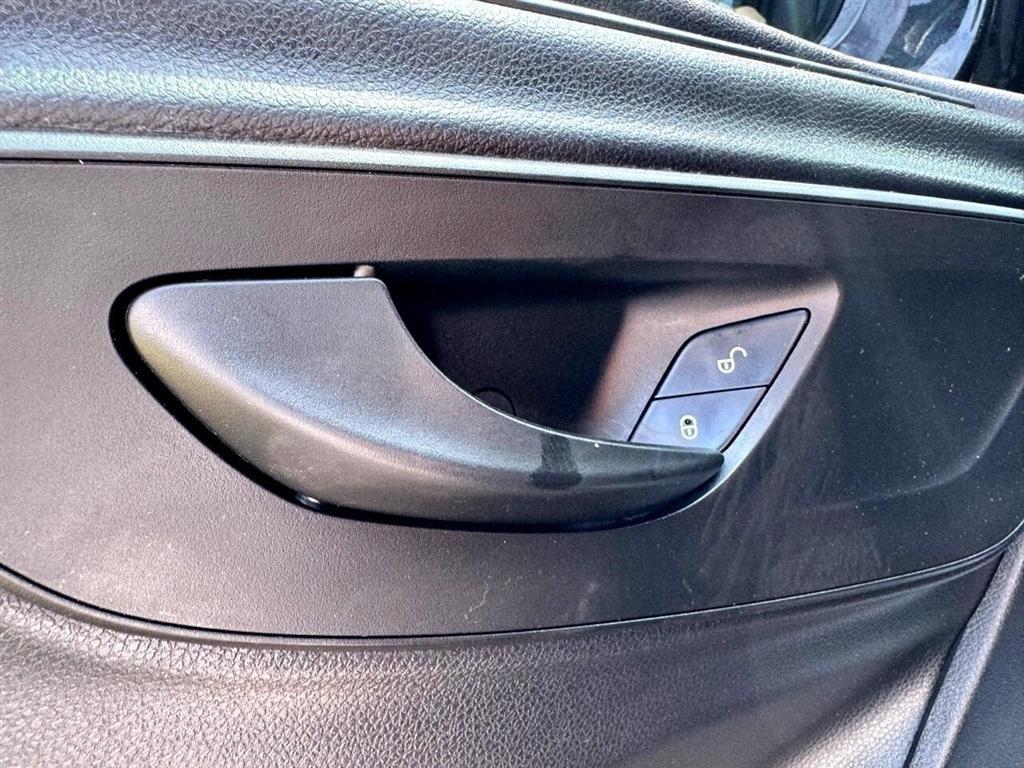 Mercedes-Benz Sprinter Passenger Van 2500 High Roof V6 144" RWD 2019