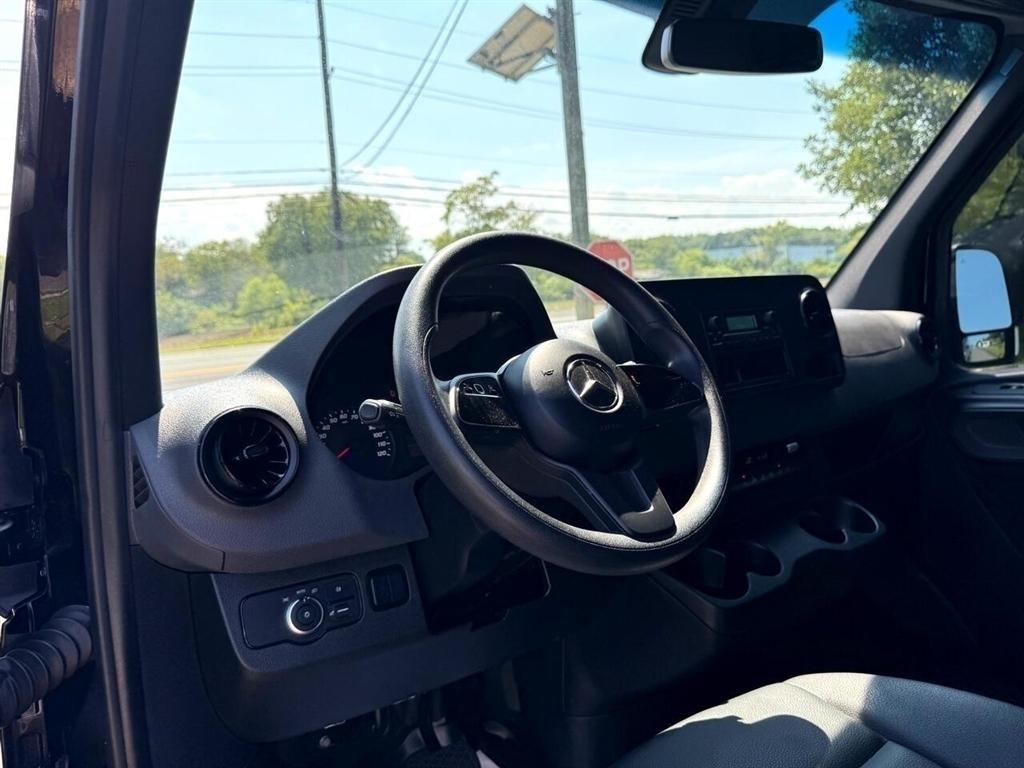 Mercedes-Benz Sprinter Passenger Van 2500 High Roof V6 144" RWD 2019