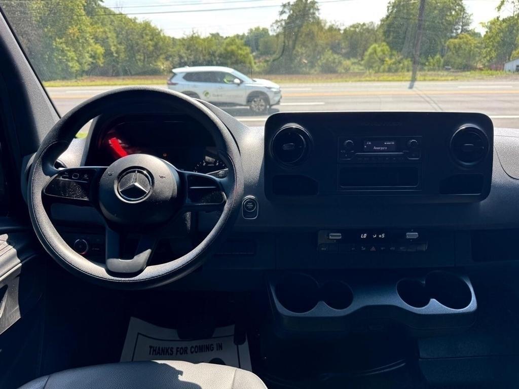 Mercedes-Benz Sprinter Passenger Van 2500 High Roof V6 144" RWD 2019