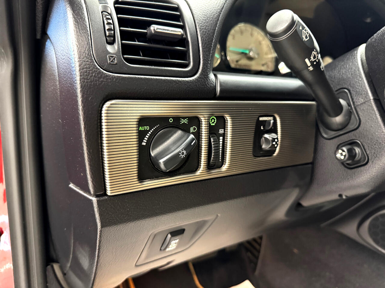 2004 Ford Thunderbird Premium photo 12