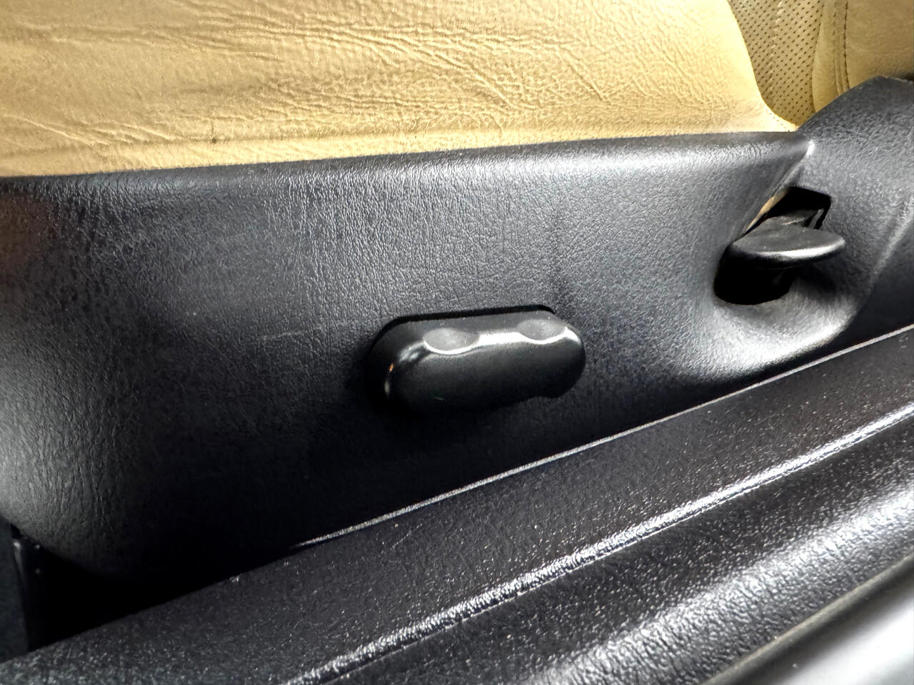 2004 Ford Thunderbird Premium photo 13