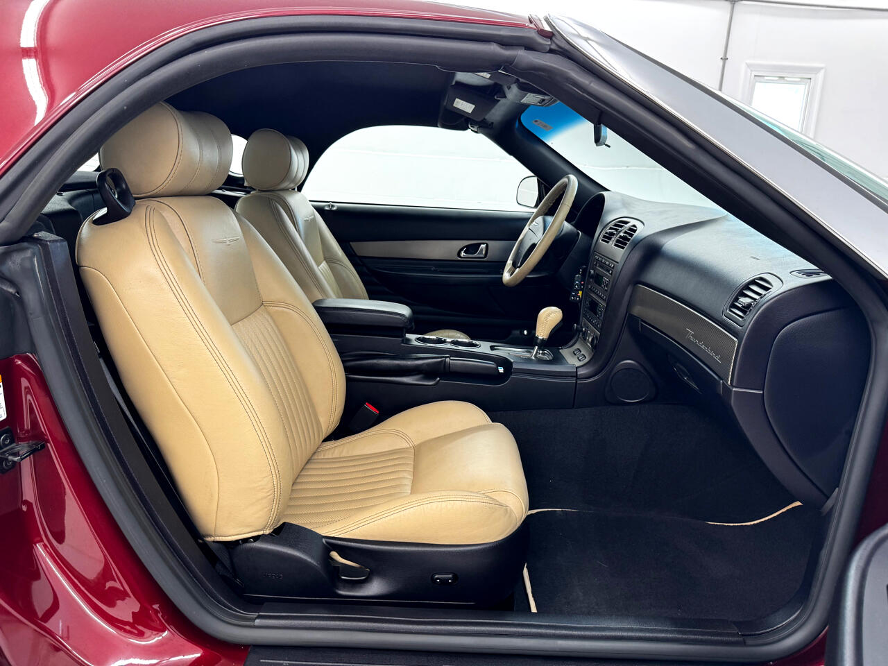 2004 Ford Thunderbird Premium photo 15