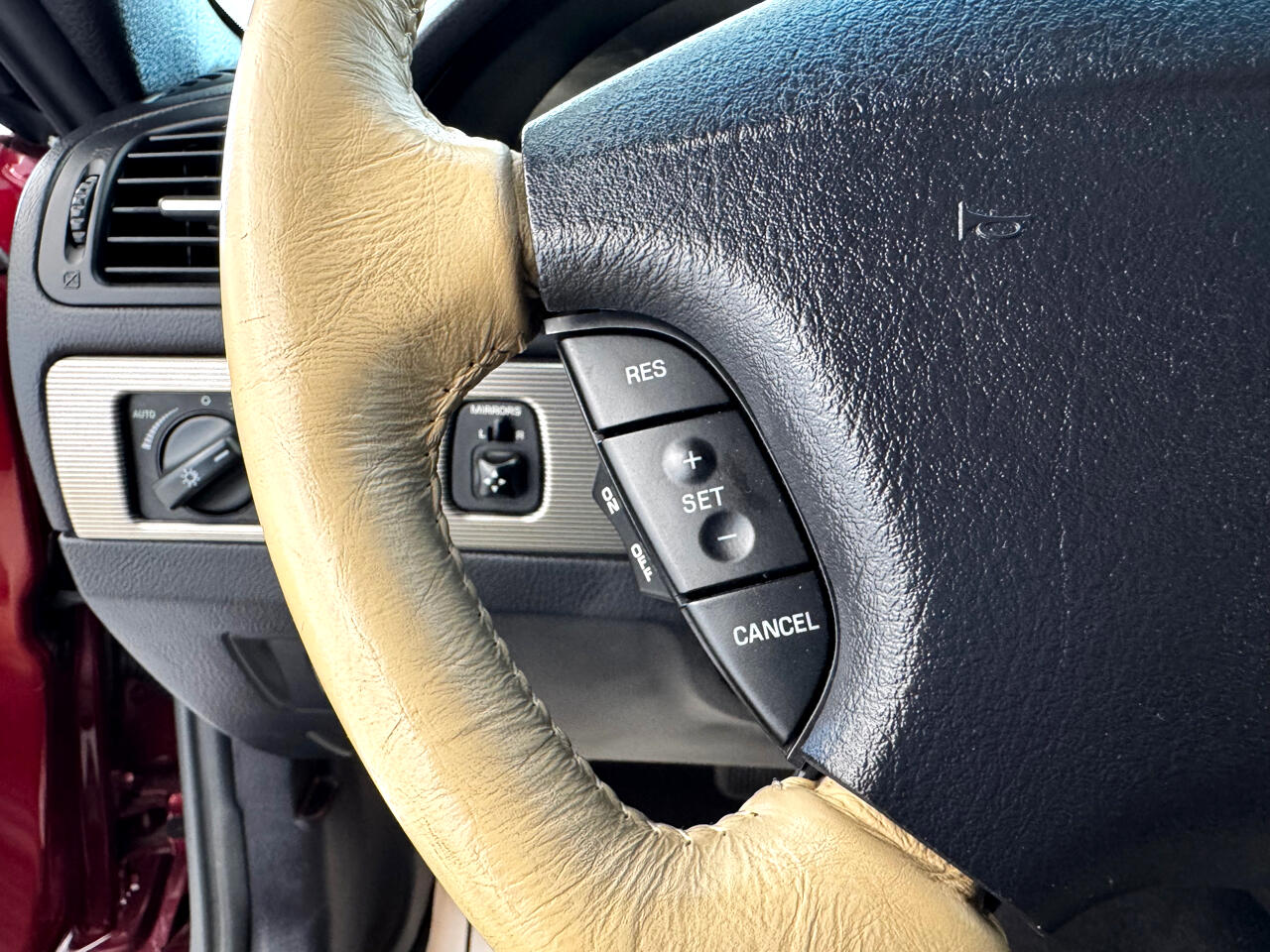2004 Ford Thunderbird Premium photo 16