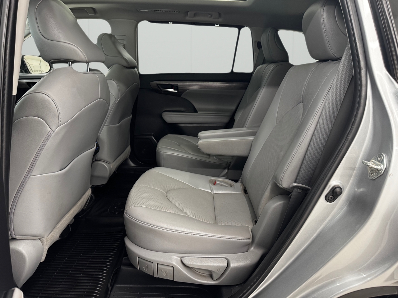 Toyota Highlander Platinum AWD (Natl) 2022 Toyota Highlander Platinum AWD (Natl) 2022