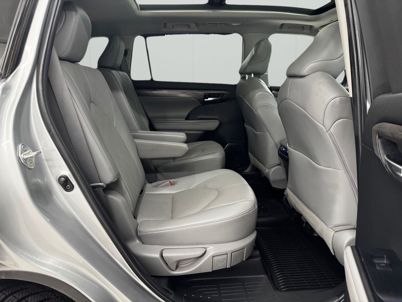 Toyota Highlander Platinum AWD (Natl) 2022 Toyota Highlander Platinum AWD (Natl) 2022