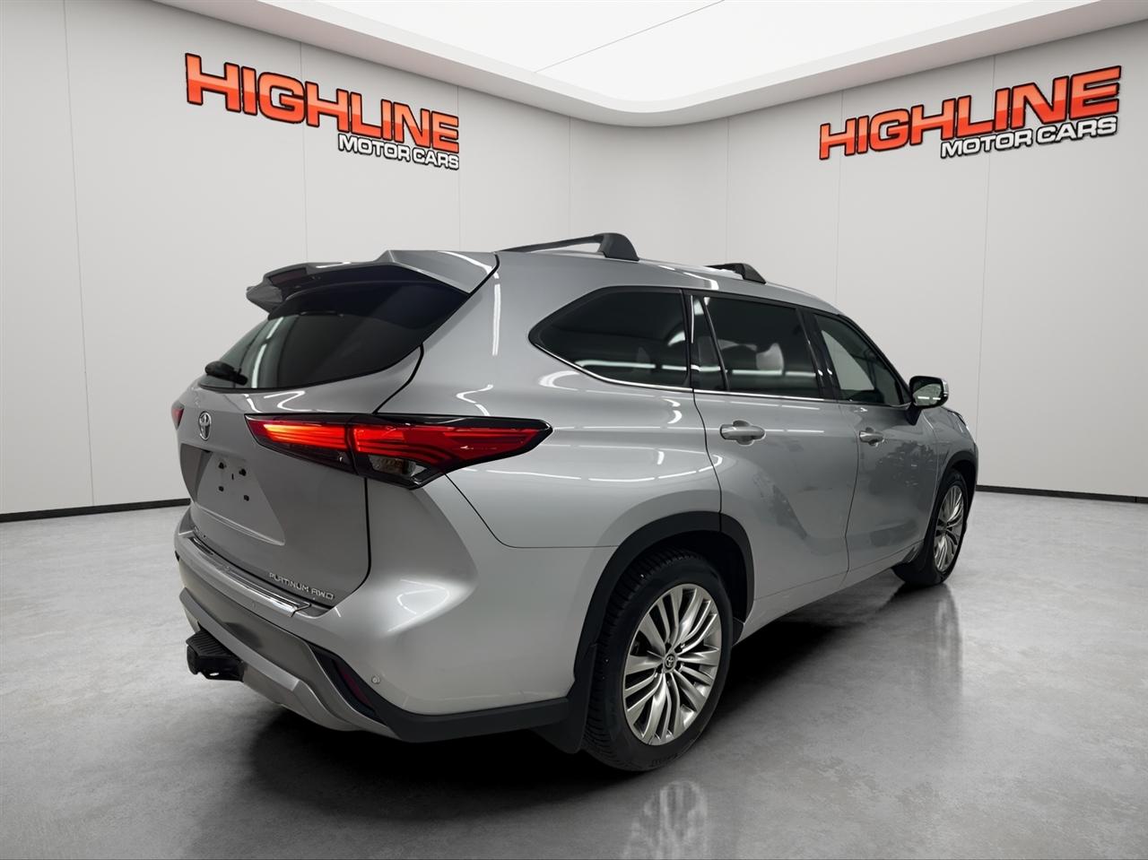 Toyota Highlander Platinum AWD (Natl) 2022