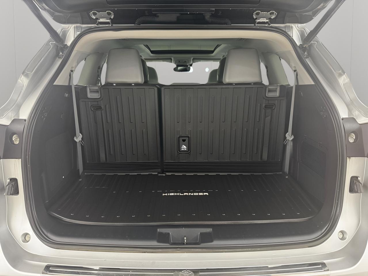 Toyota Highlander Platinum AWD (Natl) 2022