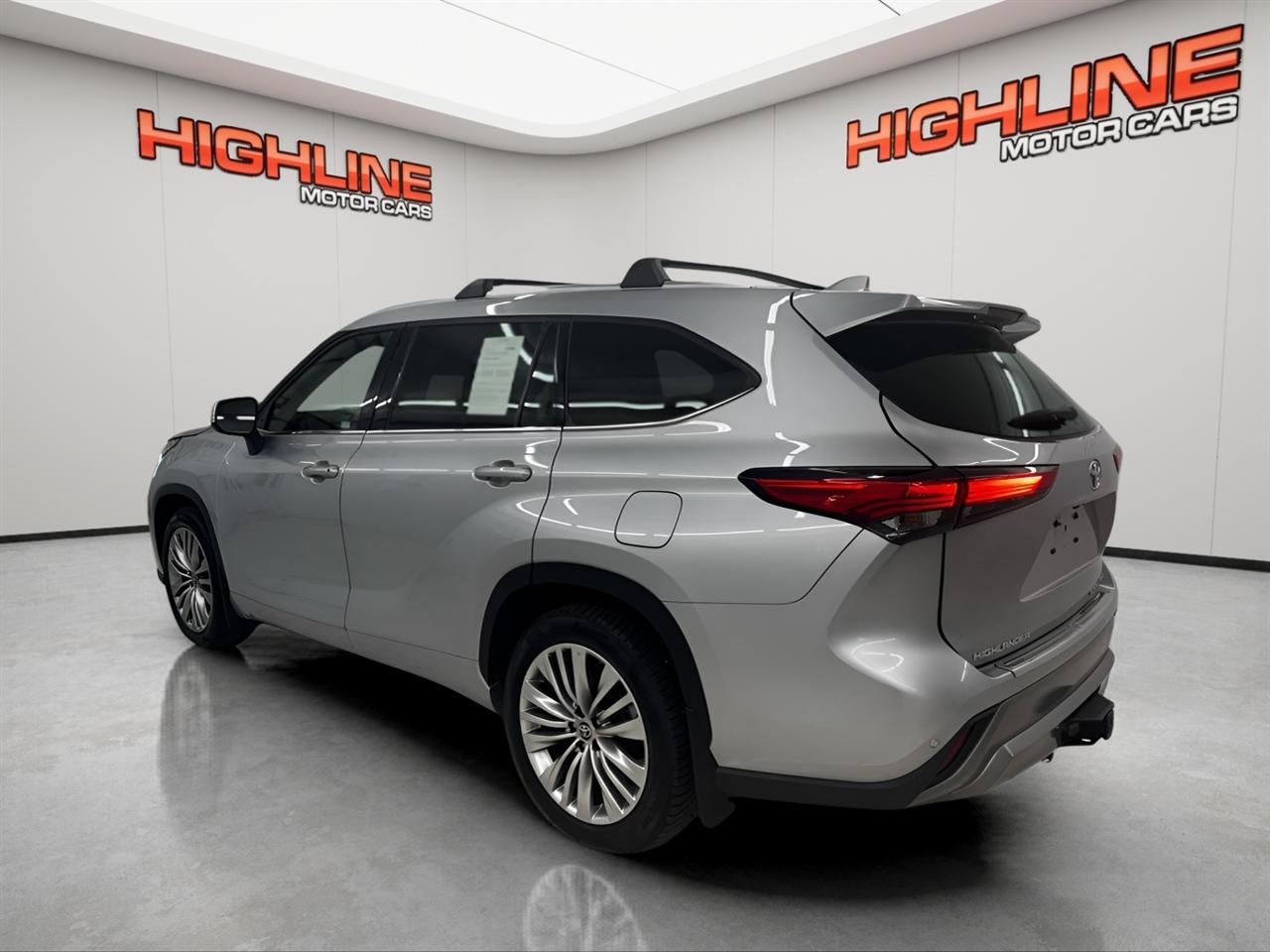 Toyota Highlander Platinum AWD (Natl) 2022