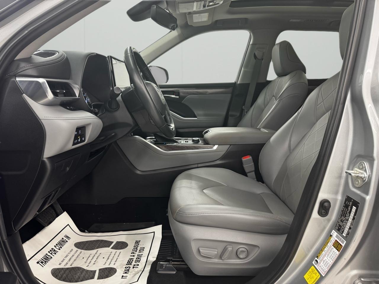 Toyota Highlander Platinum AWD (Natl) 2022