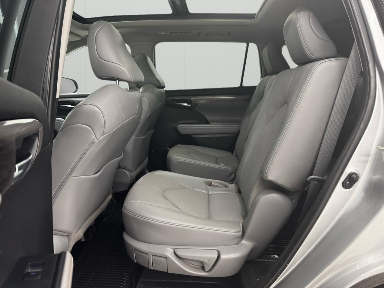 Toyota Highlander Platinum AWD (Natl) 2022