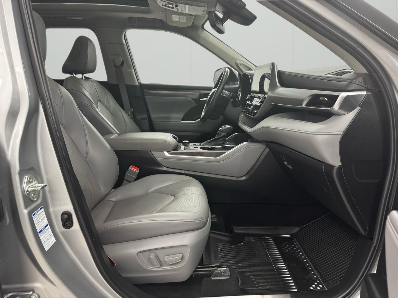 Toyota Highlander Platinum AWD (Natl) 2022