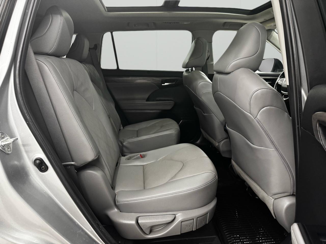 Toyota Highlander Platinum AWD (Natl) 2022