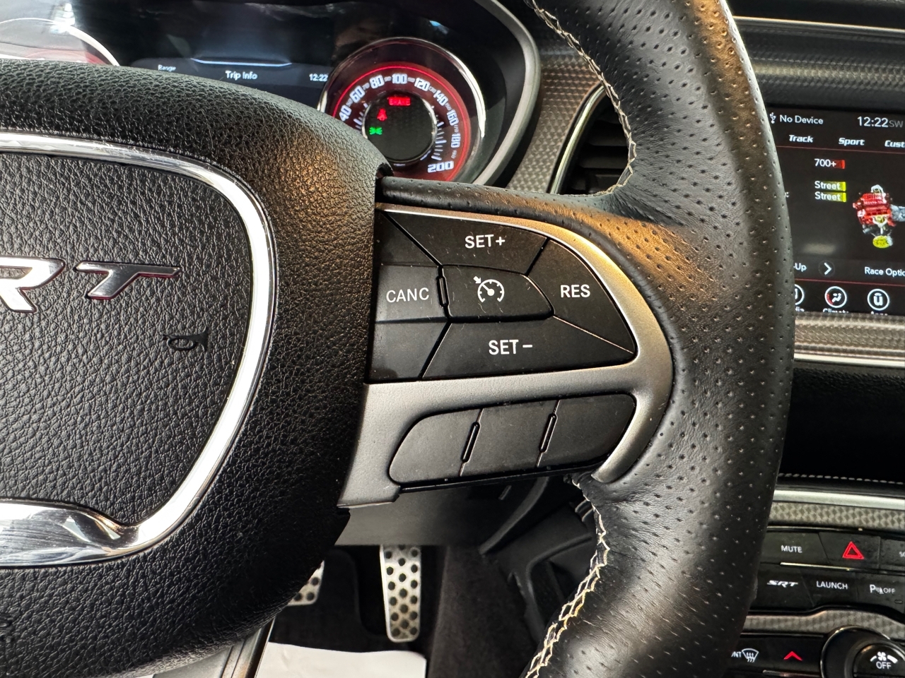 Dodge Challenger SRT Hellcat Coupe 2017