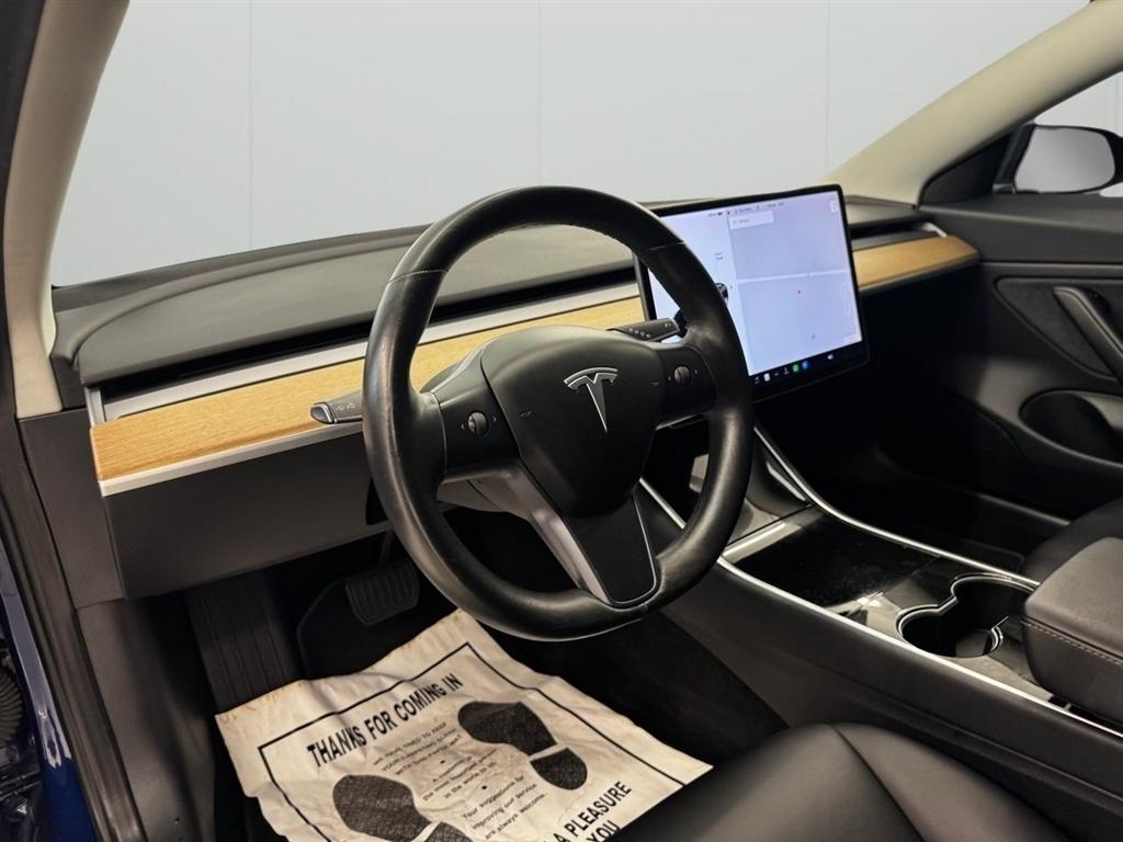 Tesla Model 3 Mid Range Battery RWD 2018