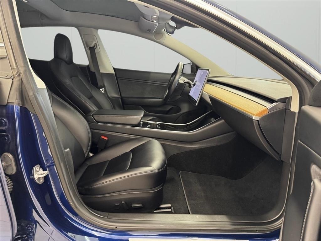 Tesla Model 3 Mid Range Battery RWD 2018