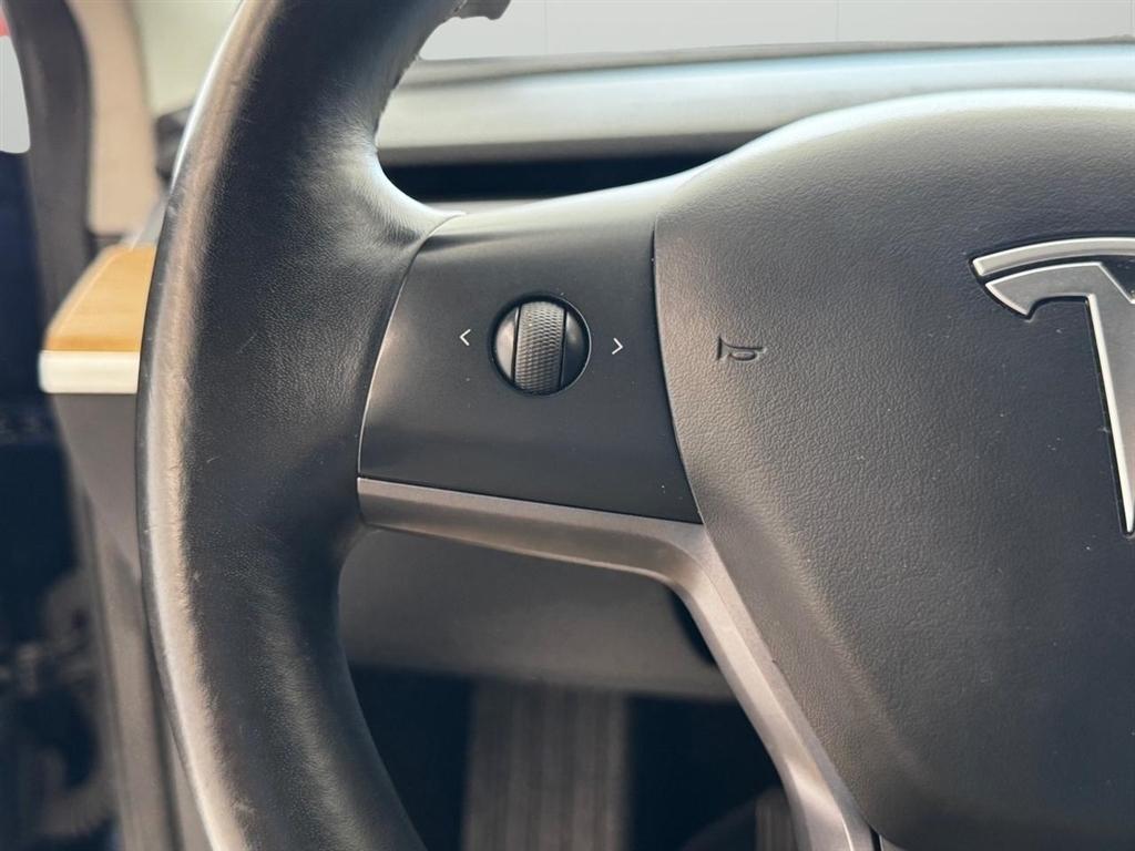 Tesla Model 3 Mid Range Battery RWD 2018