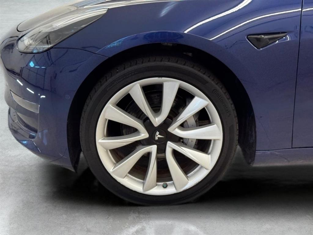 Tesla Model 3 Mid Range Battery RWD 2018
