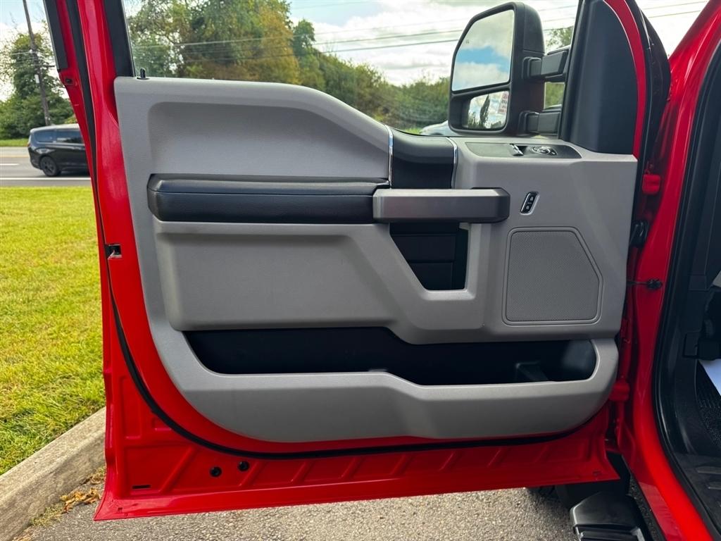 Ford Super Duty F-550 DRW XLT 2WD Reg Cab 205" WB 120" CA 2020