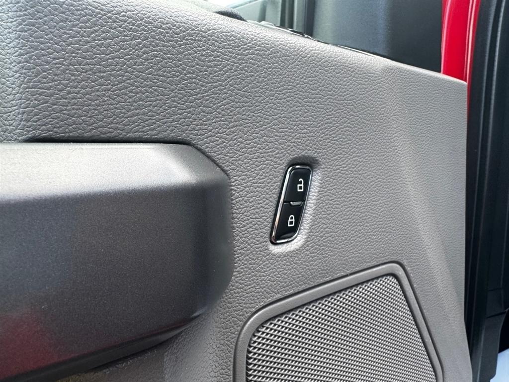 Ford Super Duty F-550 DRW XLT 2WD Reg Cab 205" WB 120" CA 2020