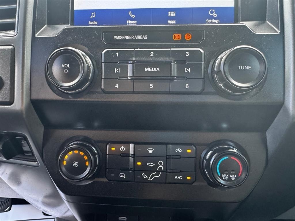 Ford Super Duty F-550 DRW XLT 2WD Reg Cab 205" WB 120" CA 2020