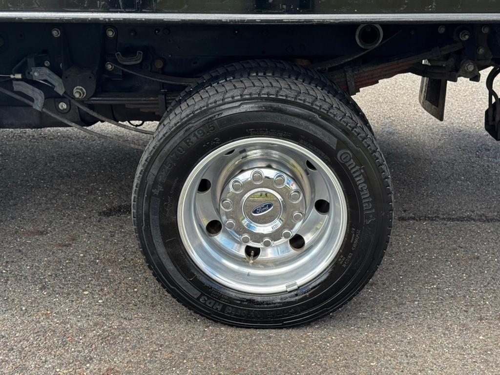 Ford Super Duty F-550 DRW XLT 2WD Reg Cab 205" WB 120" CA 2020