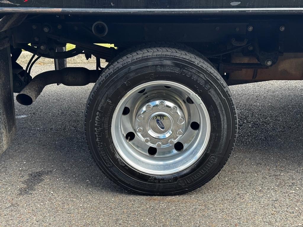 Ford Super Duty F-550 DRW XLT 2WD Reg Cab 205" WB 120" CA 2020