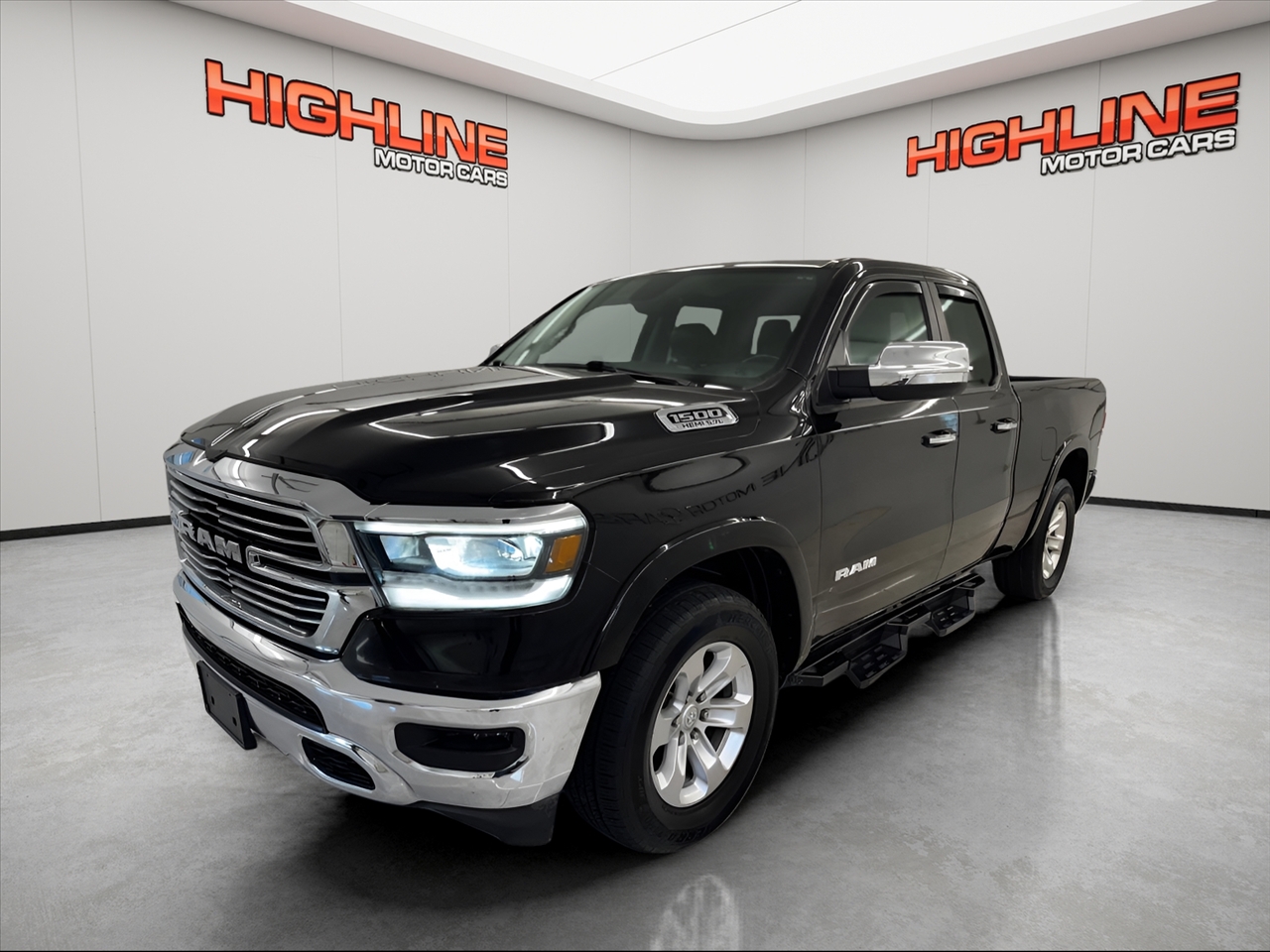 2020 RAM 1500 Laramie 4x4 Quad Cab 6'4" Box