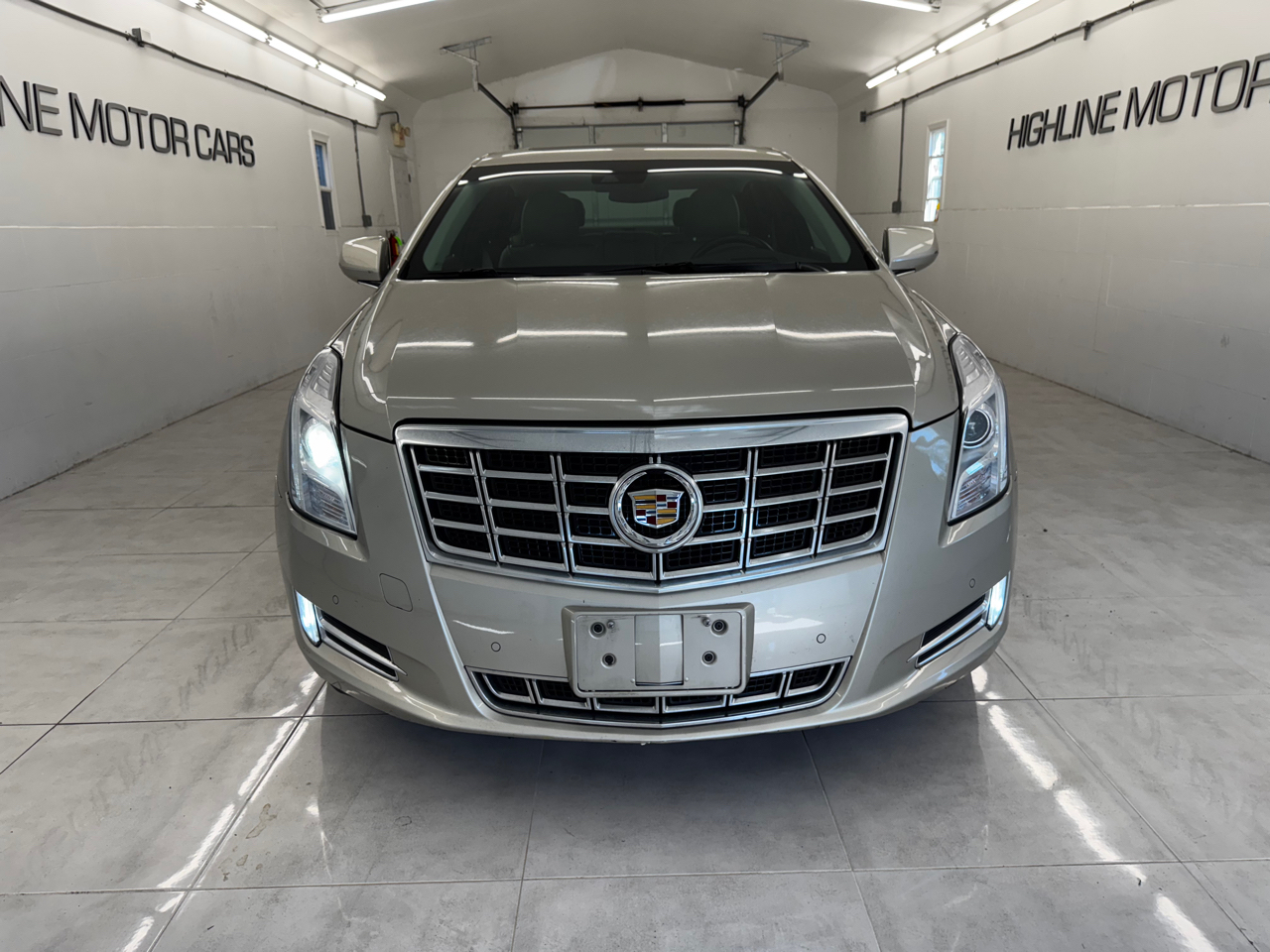 2014 Cadillac XTS Premium photo 2