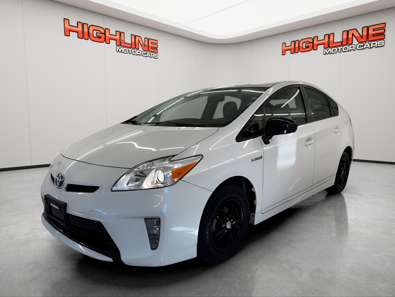2014 Toyota Prius 5dr HB Three (Natl)
