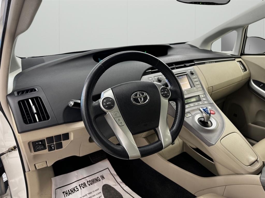 Toyota Prius 5dr HB Three (Natl) 2014