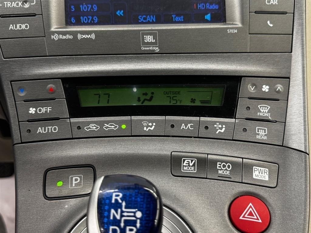 Toyota Prius 5dr HB Three (Natl) 2014