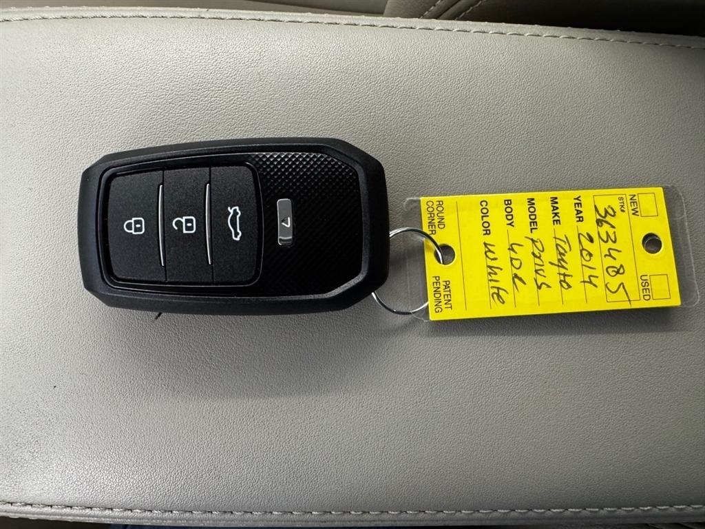 Toyota Prius 5dr HB Three (Natl) 2014