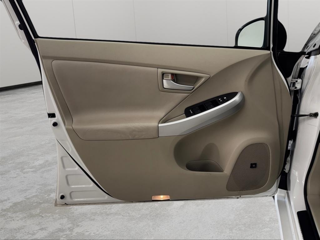 Toyota Prius 5dr HB Three (Natl) 2014