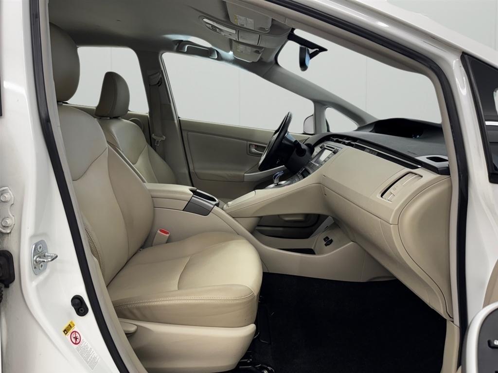 Toyota Prius 5dr HB Three (Natl) 2014